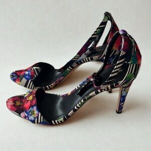 Size 8 Aldo floral 3.5” Heels pumps with Ankle Straps